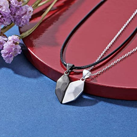 Matching Necklace for Couples 2 Pcs Half Heart Couples Necklace Heart Friendship - Picture 3 of 3